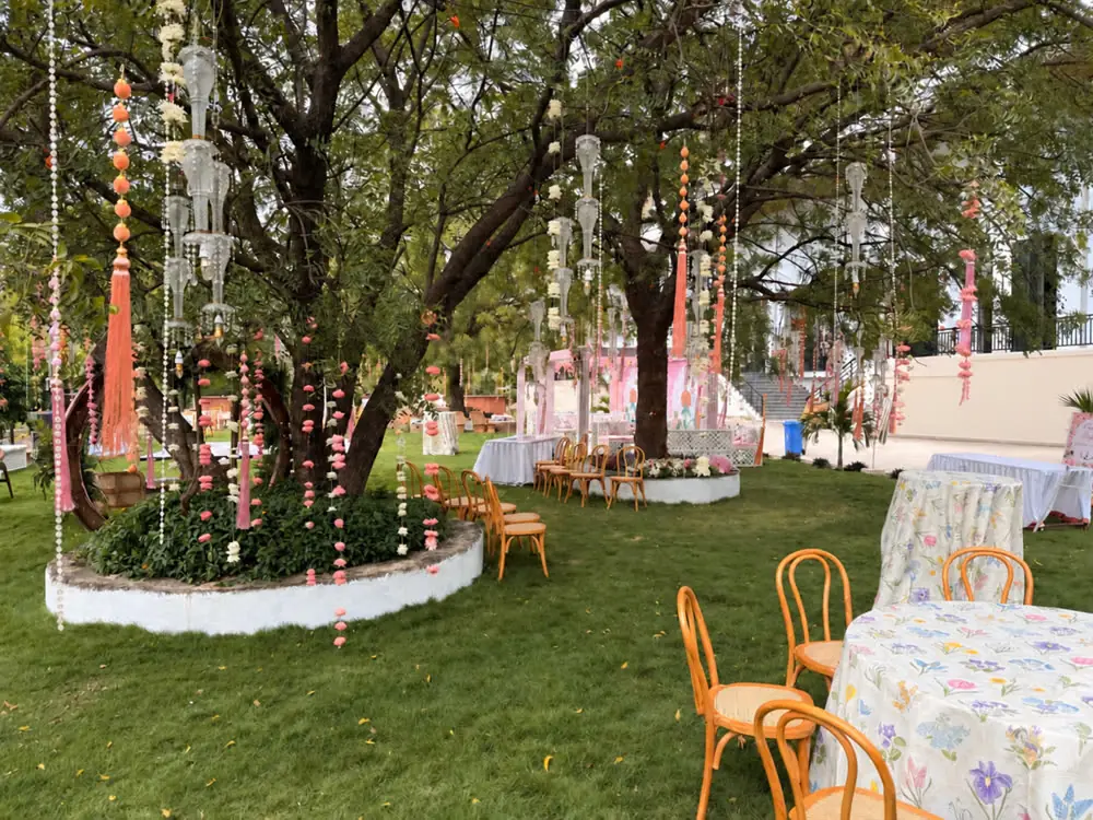 Lawn mehendi with pastel hangings