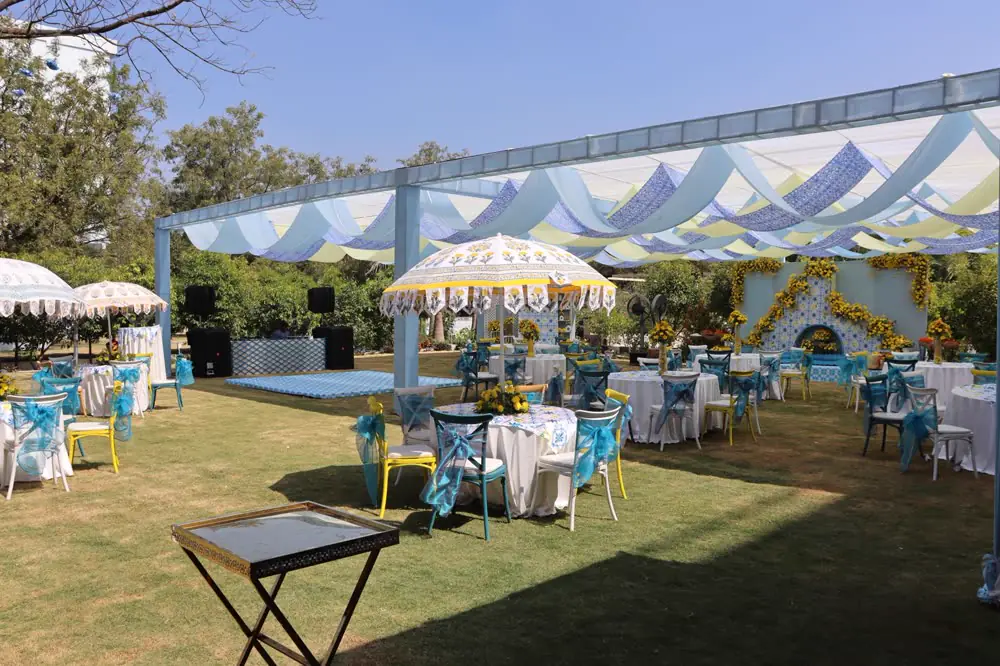 Open-air lawn stage and dance floor